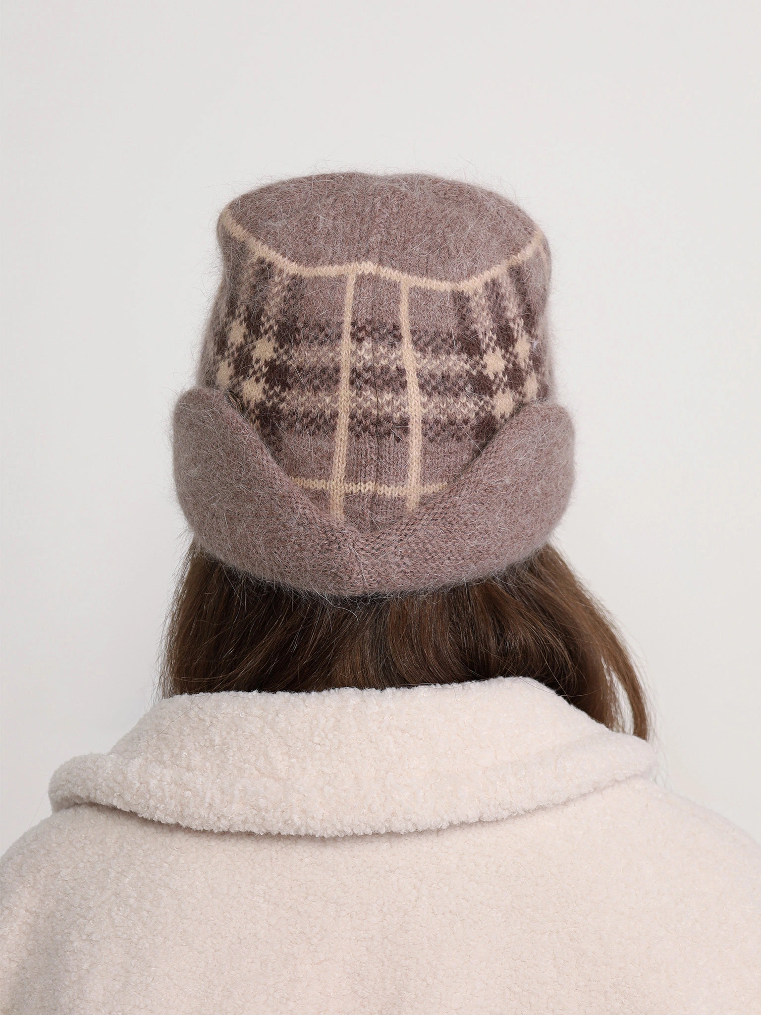 Шапка-ушанка из ангоры и нейлона с отворотом в ассортименте